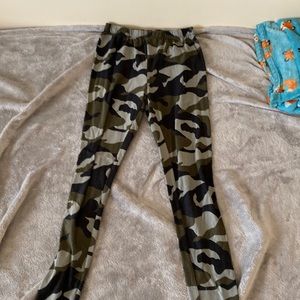 Camo leggings they are a size small